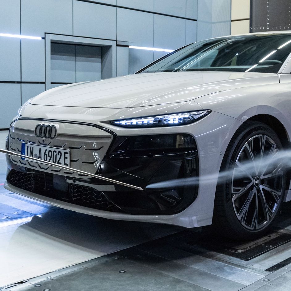 Oblique front view of the Audi A6 e-tron in the wind tunnel