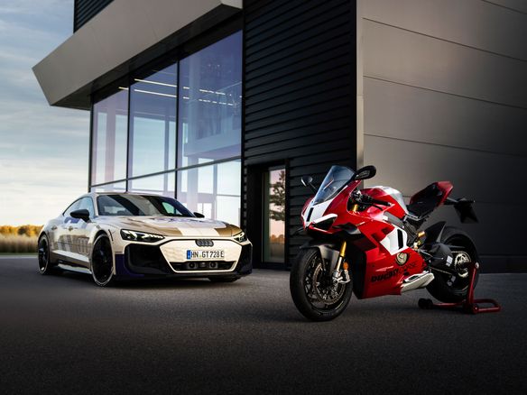 Audi and Ducati: pure magnetism on four and two wheels